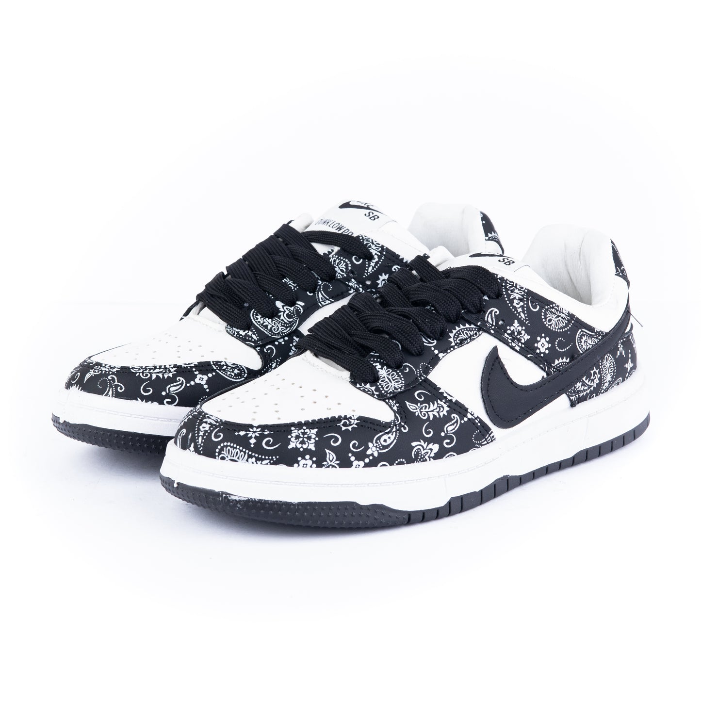 Nike SB Dunk Low – Bandana Print