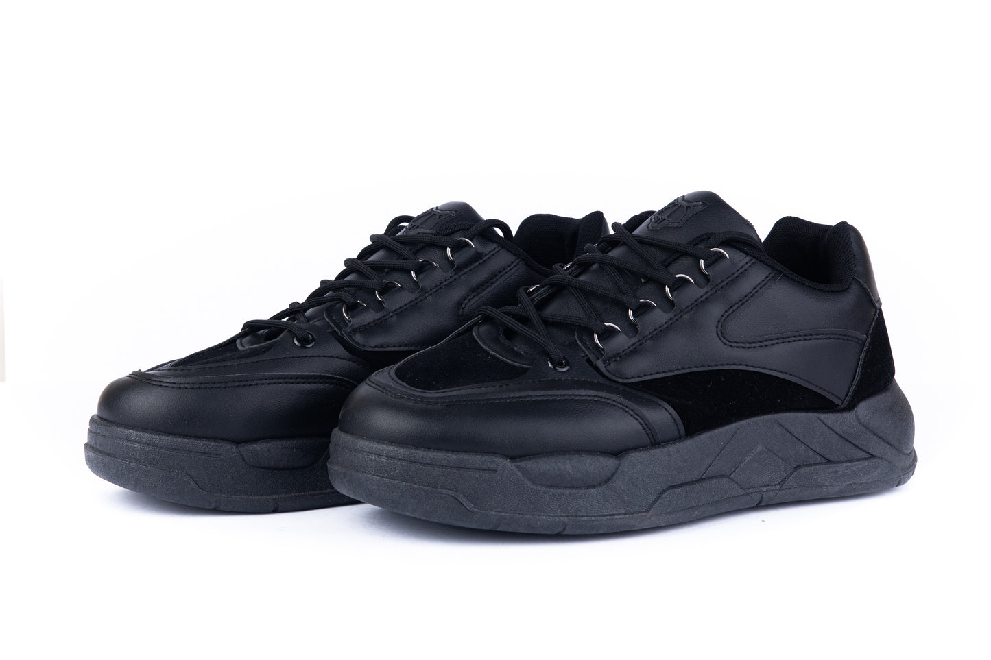 Chunky Sole Sneaker – All Black