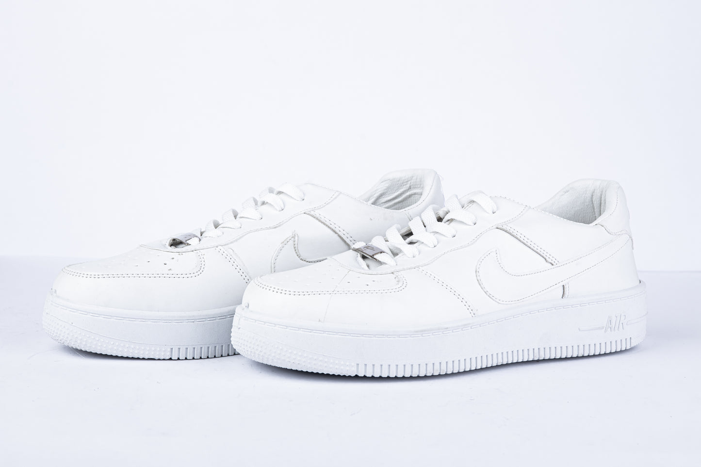Nike Air Force 1 – Triple White