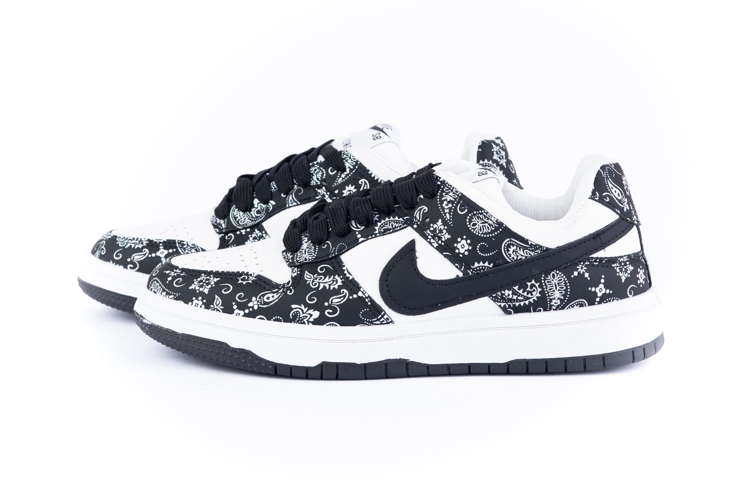 Nike SB Dunk Low – Bandana Print