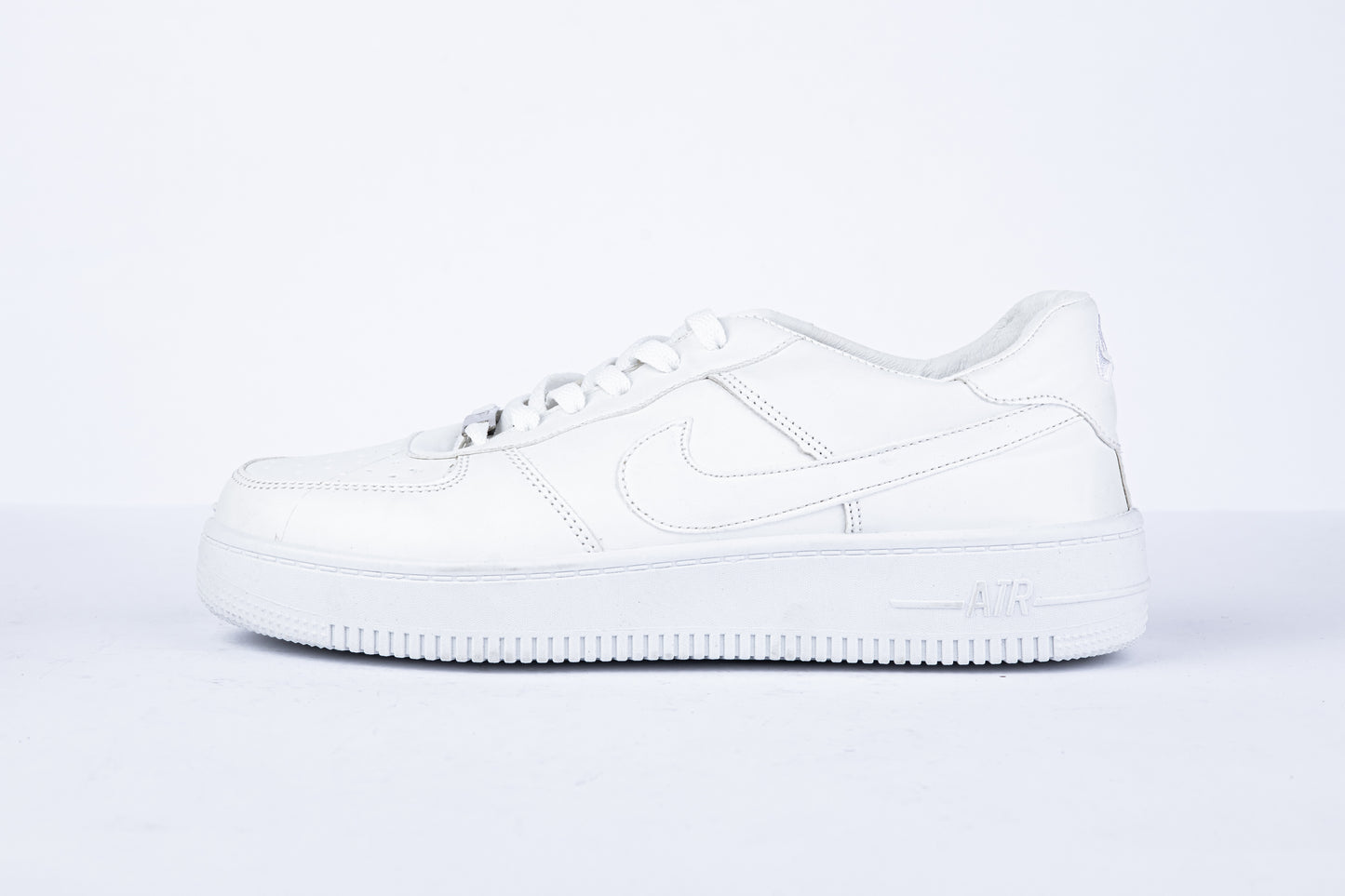 Nike Air Force 1 – Triple White